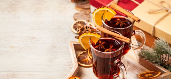 Hot Cinnamon Mulling Spiced Beverage with Cranberry Juice